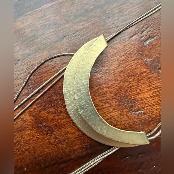 Elegant Lariat Style Necklace. Some Scratching/Signs Of Age - Picture 3 of 4